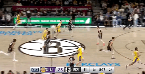 轻轻松松，东契奇三分球命中打停篮网，湖人26-11领先15分！里夫斯该上了！湖人