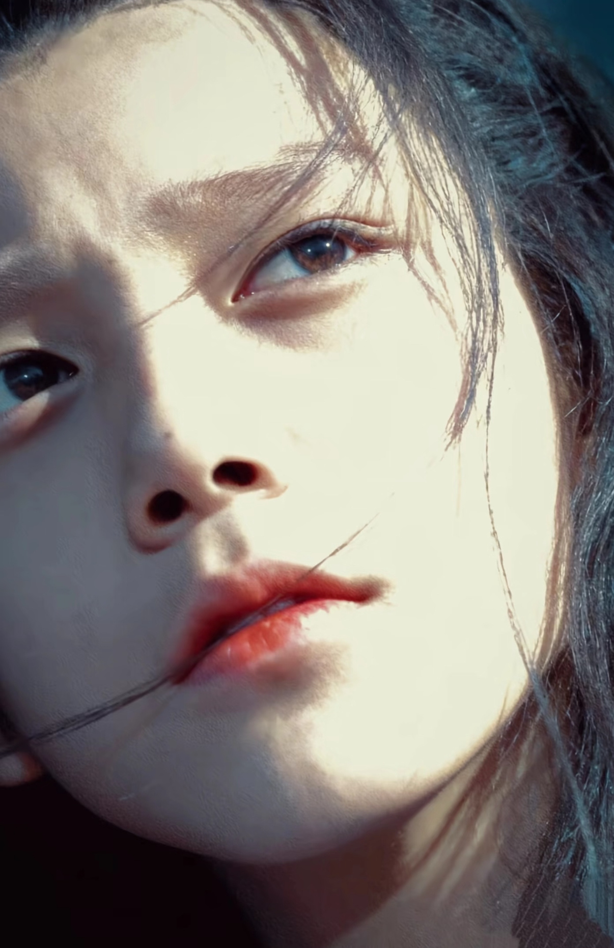 无论什么时候刷到翁斐然都会感叹，真是天选暑假工打个工远离娱乐圈十几年也能流传这份