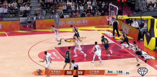 这样失误送对手三分，那就是活该你追不上分差啊。广东男篮vs辽宁男篮广东宏远 东莞