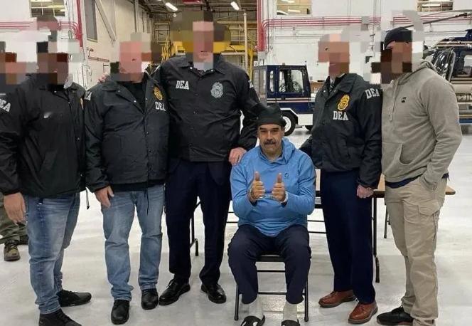 马杜罗在狱中生活曝光，6平米小空间不透光，放风时手脚都被铐住！西班牙《阿贝赛报》