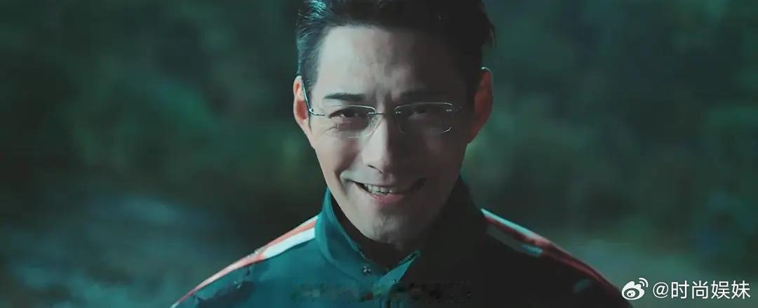 异人之下严屹宽演肖自在太神似了吧。 