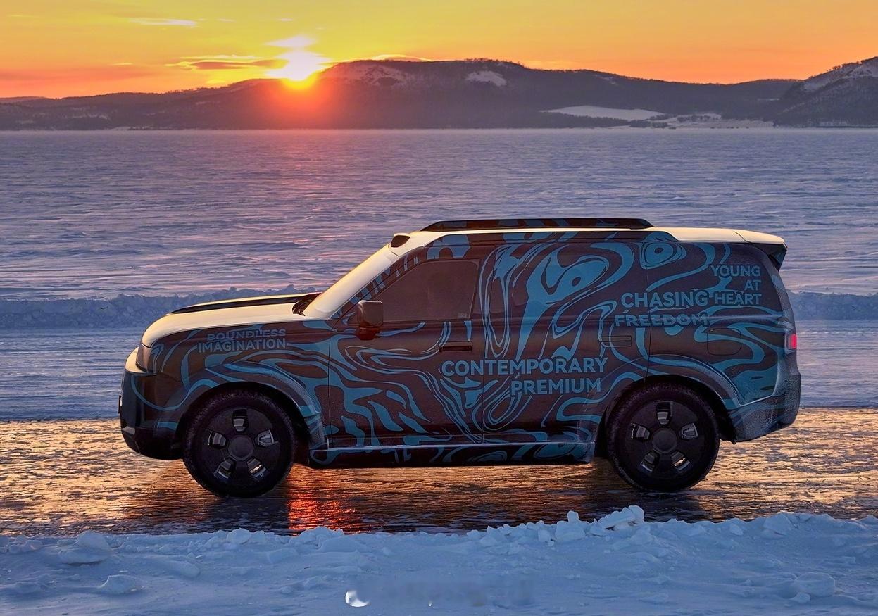 freelander 坏消息：前悬这么变这么长了？还是加了块伪装泡沫块好消息：卡