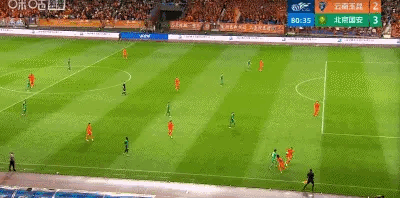 3-2！塞尔吉尼奥！第81分钟，冯博轩突破后右路传中，塞鸟中路凌空垫射破门，北京
