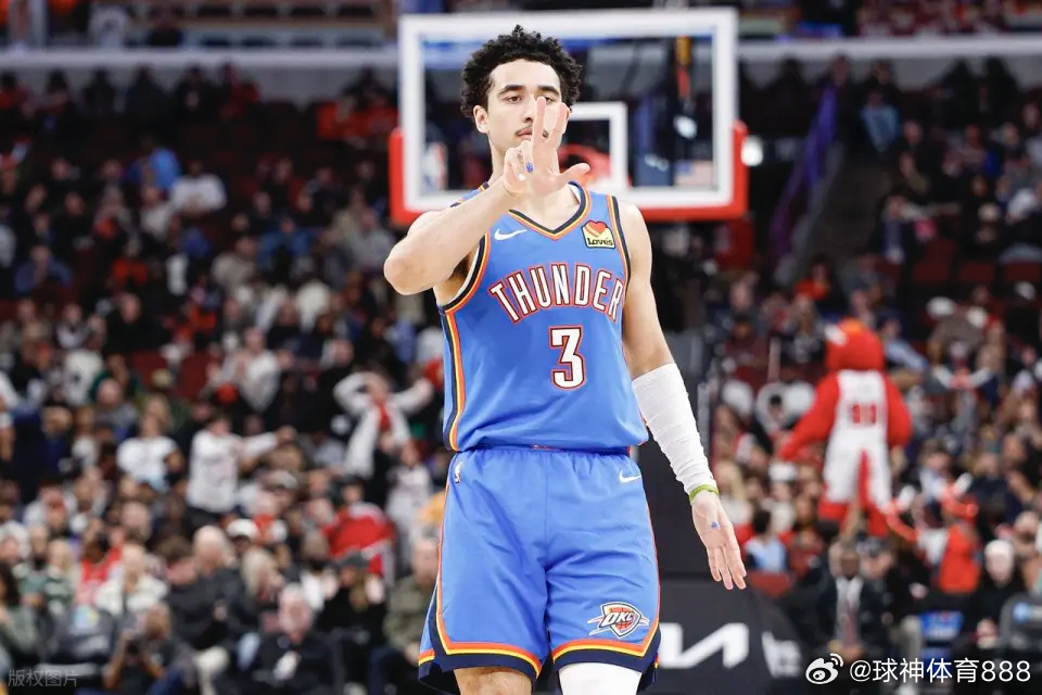 麦凯恩让雷霆乐开花残阵雷霆击败公牛，魔仙哥替补出战25分钟，投篮15中8，三分9