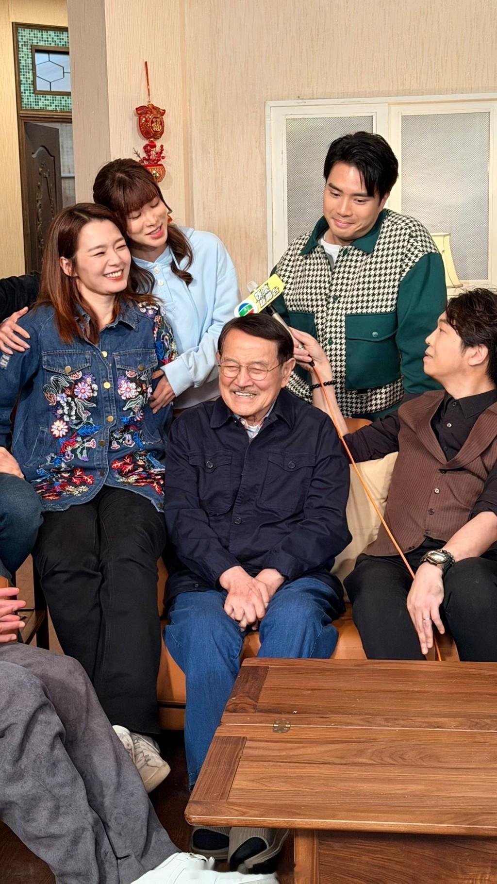 星岛：爱回家临近大结局 刘丹感慨天下无不散筵席全员有意报名新处境剧续缘分 滕丽名