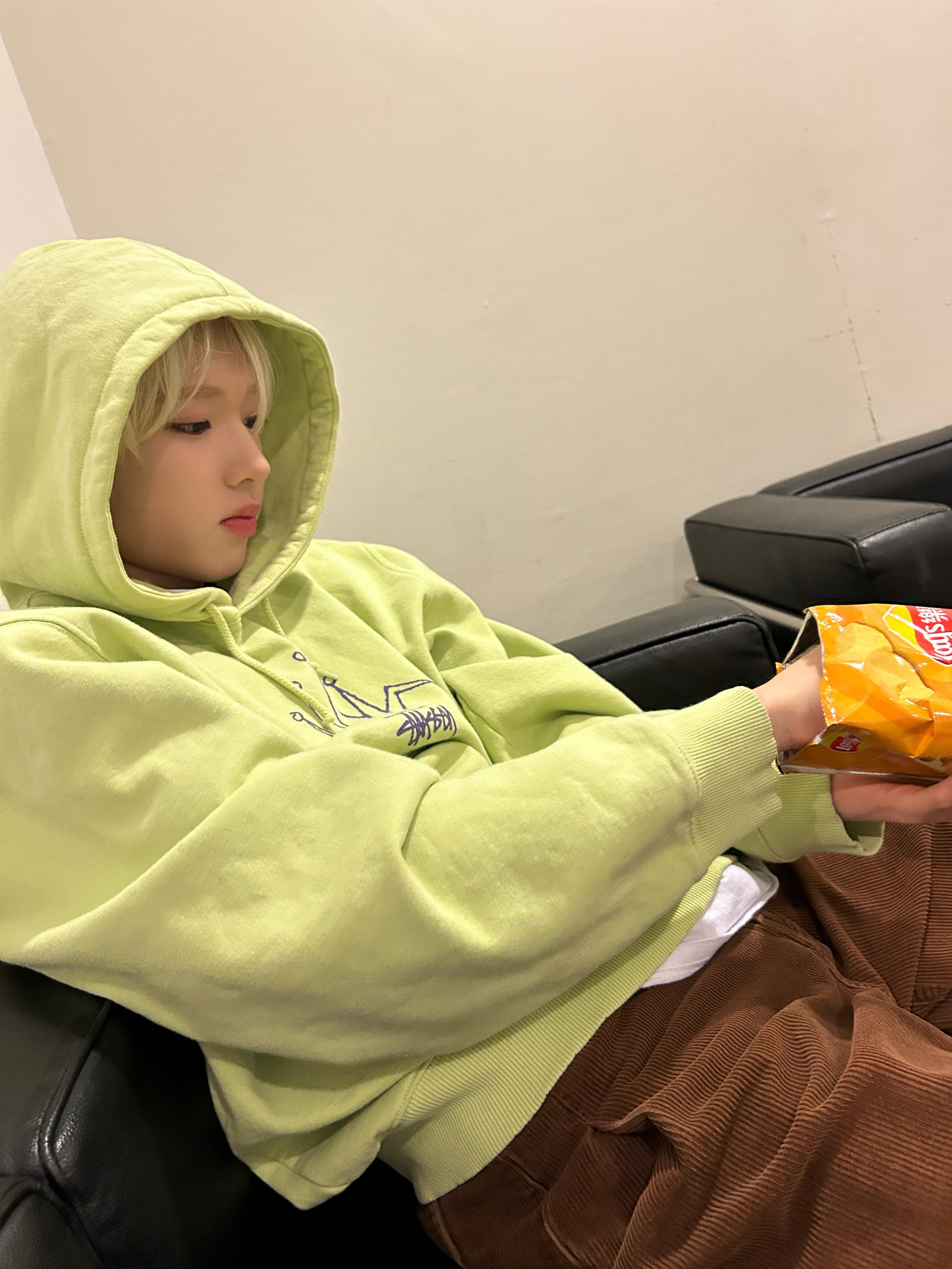 我不是男宝妈啊 只是我的孩子比较可爱乖巧懂事 每天都哄我开心 我也没有溺爱他啊 