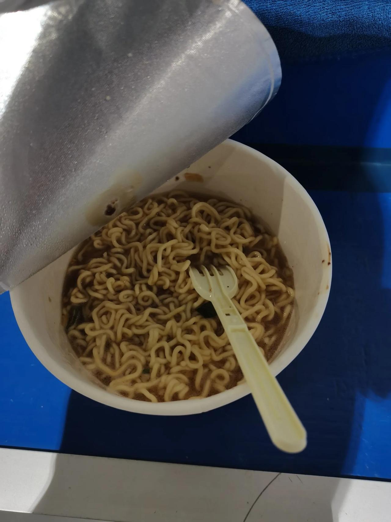 #加班熬夜有意义吗?#加班熬夜有没有意义我不知道，因为就在现在，就在此时此刻，我