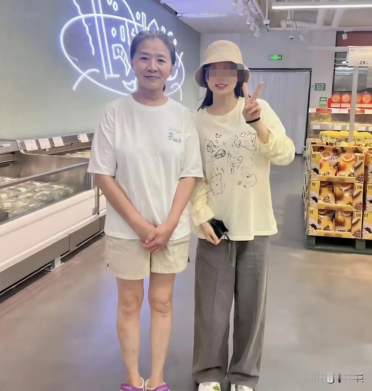 迟鹏

我真的忍受不了你了

你都这么红了

穿着打扮怎么还如此朴素？别人和你合