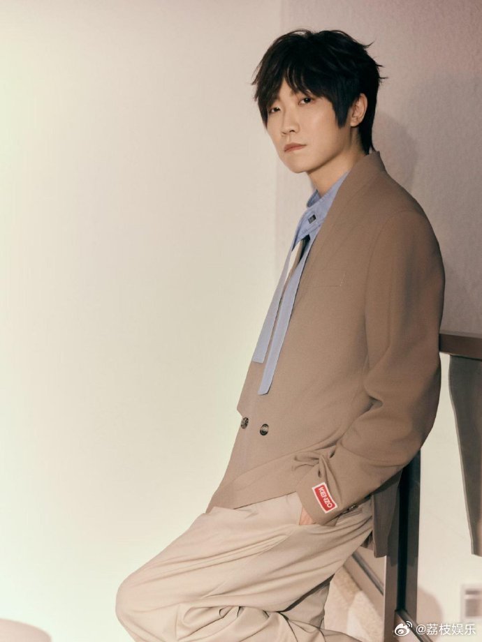 还是徐良有人脉徐良真的太会做人了！积攒下遍布各领域的人脉，演唱会应援场面盛大，圈