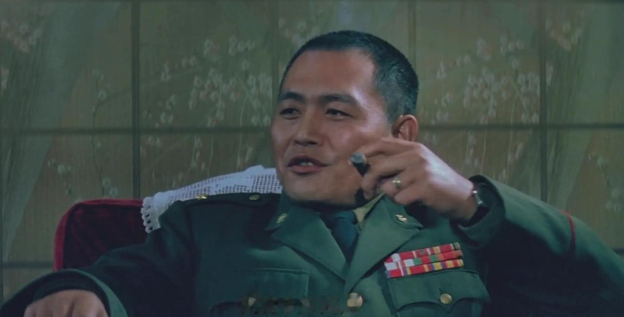 邱清泉是上海大学的高材生，又毕业于黄埔军校第二期，还保送到德国陆军大学深造，是一