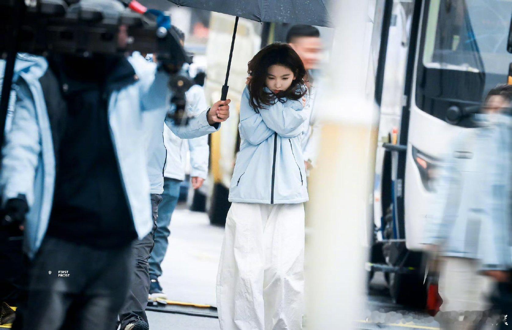 章若楠王安宇开机路透王安宇章若楠开机同框章若楠王安宇开机路透，开机大吉 