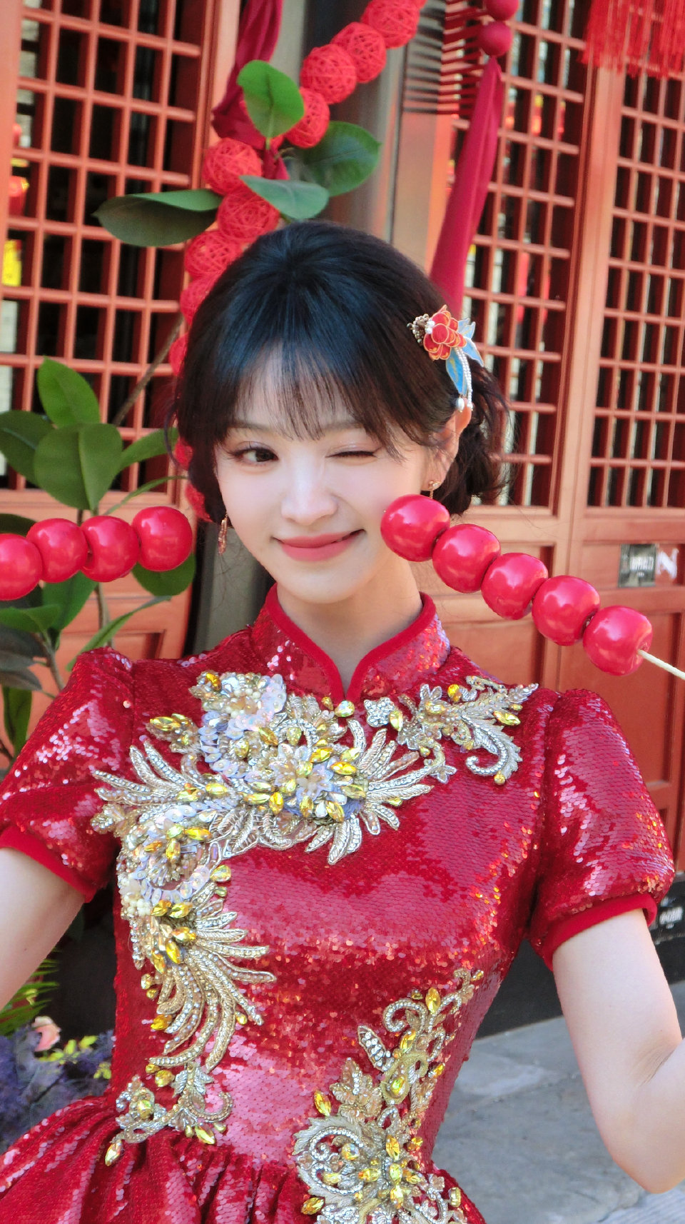 我家爱豆说啥了 "祝大家在变幻中，在流动中，在错落里，可以更靠近那个更喜欢的自己