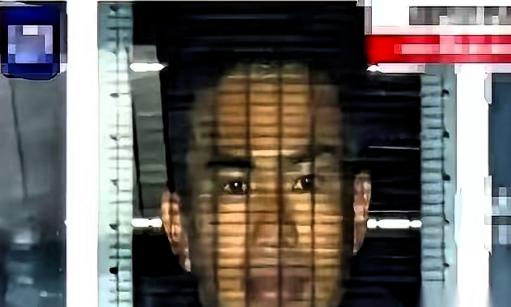 那个闯我们大使馆的日本军官，最狠的不是他翻墙，也不是他买刀。是咱们的人把他当场按