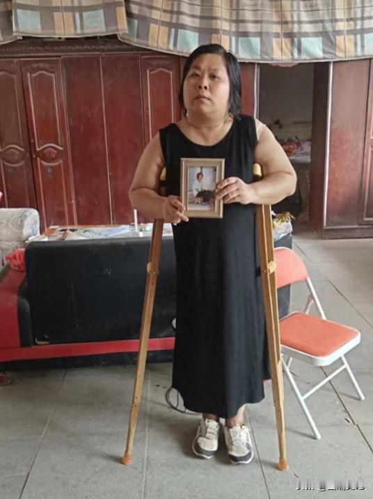 13 岁男孩街边摆摊卖玉米赚钱养家，成绩在全市前十的他的梦想是考上一所好的大学学