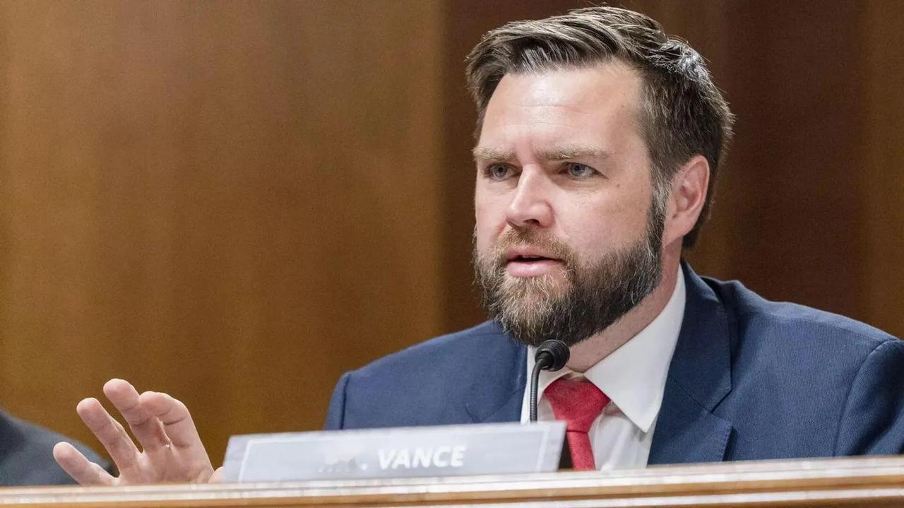 美国白宫正式宣布
2026年4月19日，美国白宫突然宣布副总统万斯将前往巴基斯坦