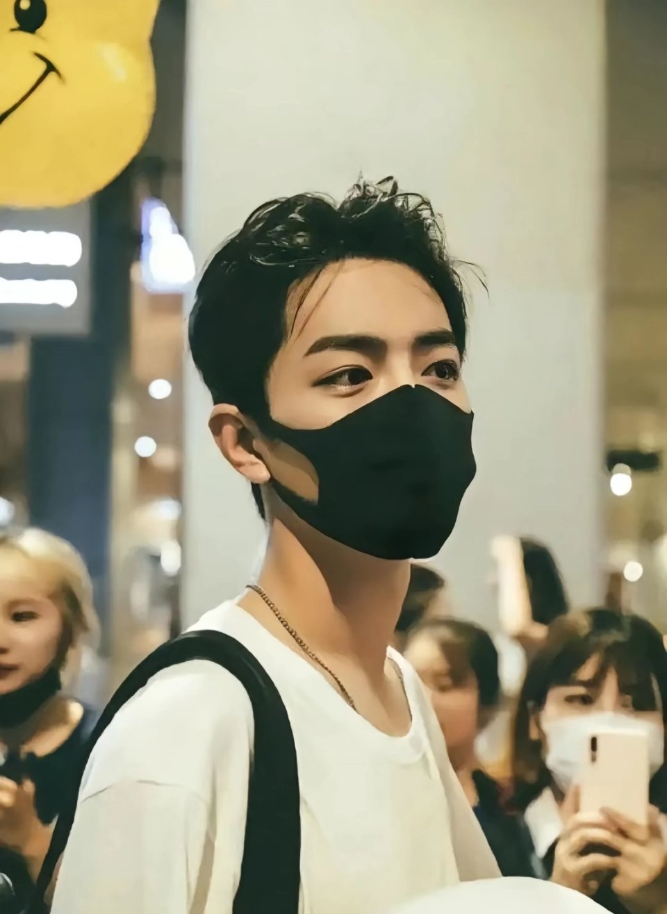 肖战肖战肖春生肖战梦中的那片海 “ᵀʰᵉ ᵐᵒᵒⁿ ⁱˢ ˡᵒˢᵗ ⁱⁿ ᵗʰᵉ