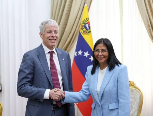 这才是一箭双雕，委内瑞拉代总统罗德里格斯，以叛国罪、间谍罪、泄露国家机密，以及失