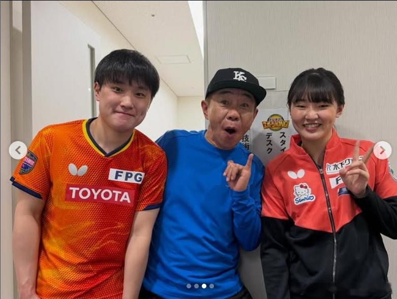 张本智和  260103 美和ins贴出录制综艺时的照片，这是有哥哥的两张。“木