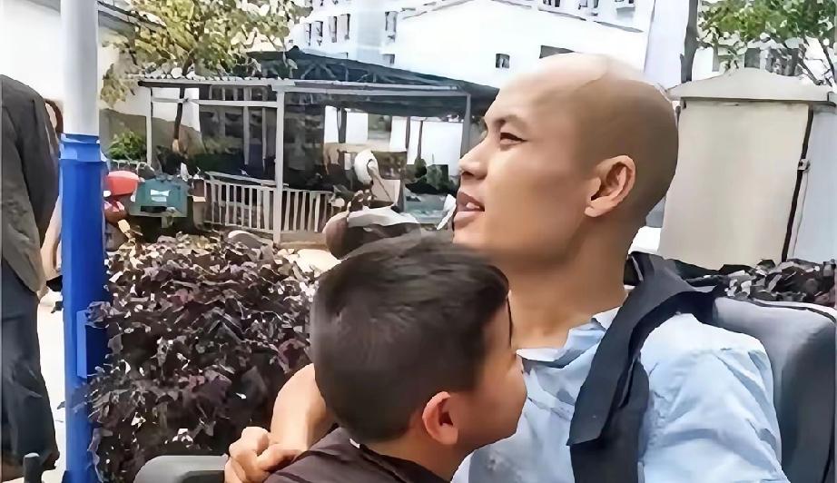 泪目！云南文山1男子，因生意失败被妻子抛弃。3年后，他东山再起，谁料，却因意外导