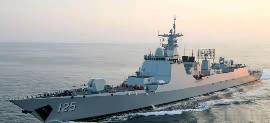 老舰逆袭！052D中期升级，战力紧跟055大驱近日，有网友关注到052D驱逐舰搭