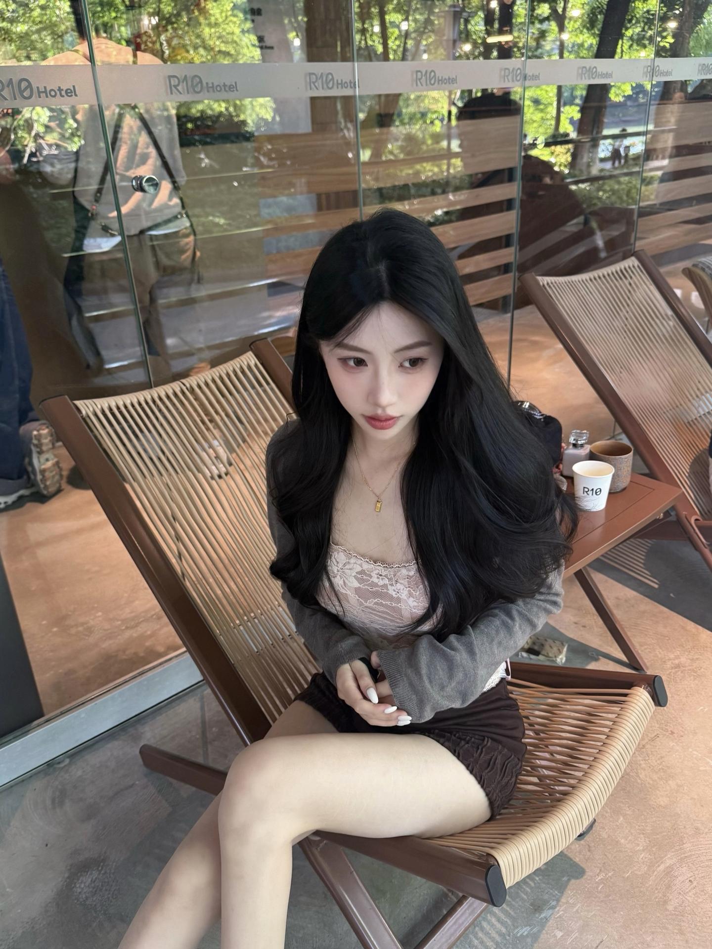 老婆大人虽然脾气很怪胜在脸实在长得太乖