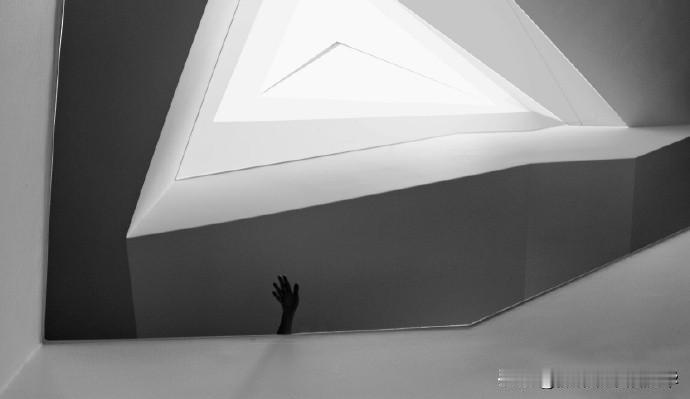【黑白街拍摄影作品】
摄影师：Maria Correia