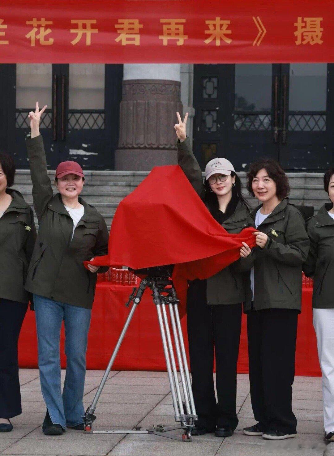 电视剧《玉兰花开君再来》此次海南取景主要围绕故事中菲律宾南洋部分展开该剧将在海口