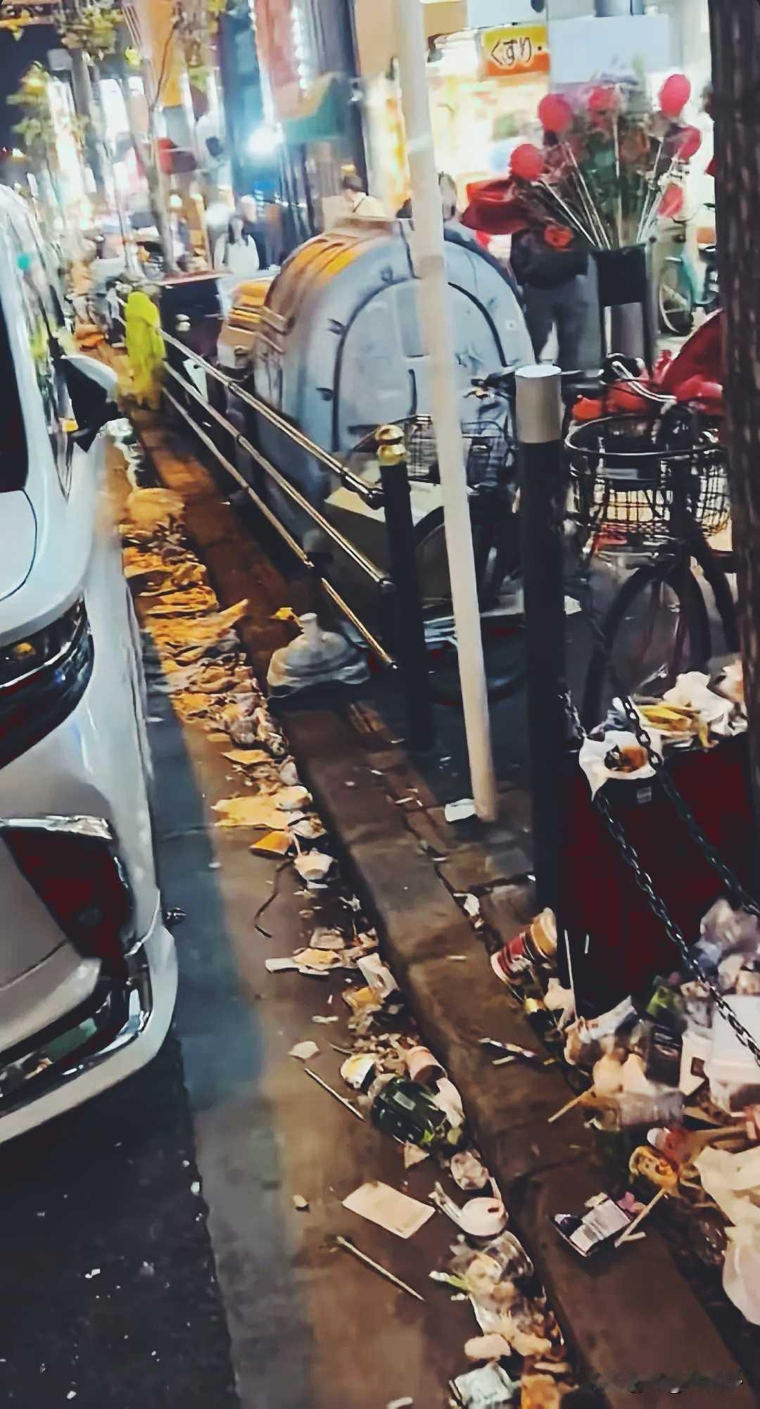 中国人不去了，日本照样这么脏。还有哪个公知说要我们反省的吗？