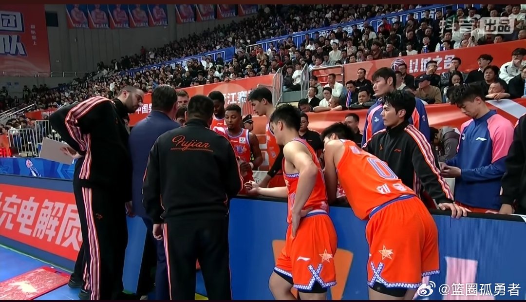 福建男篮是我直观感受到和辽篮主场一样，球迷氛围非常好的。cba