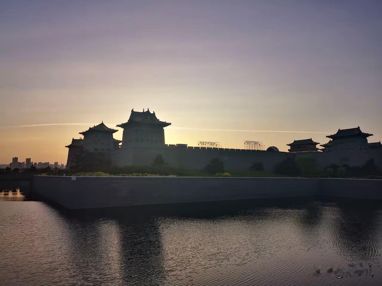 一生中，
都是事，
凡事，
自己解读……
才算通。

都通了……
还需要动吗？