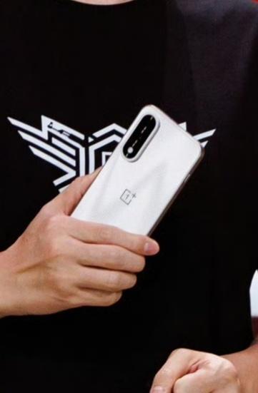 一加Ace5至尊版xijiaAce5至尊版长这样。 ​​​