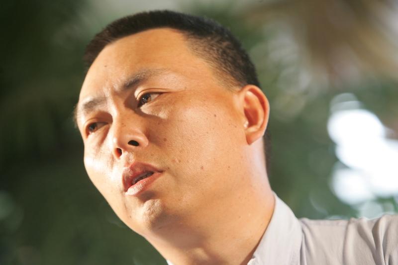 段永平又搞大动作！10月31日，他向江西水利电力大学捐了1万股茅台股票，市值15