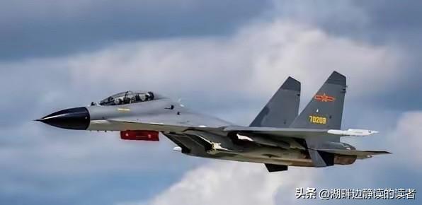 美国飞行员集体懵了！美军侦察机在南海转悠时，迎面而来的中国战机总不是传说中的隐身