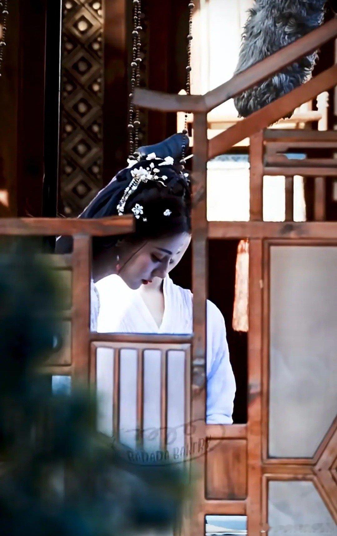 迪丽热巴的最新造型，这造型终于好起来了吧 ​​​