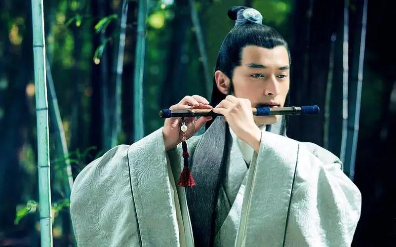 古人常说"七尺男儿"，七尺究竟有多高？你达标了吗 
 
公元前356年，秦国朝堂