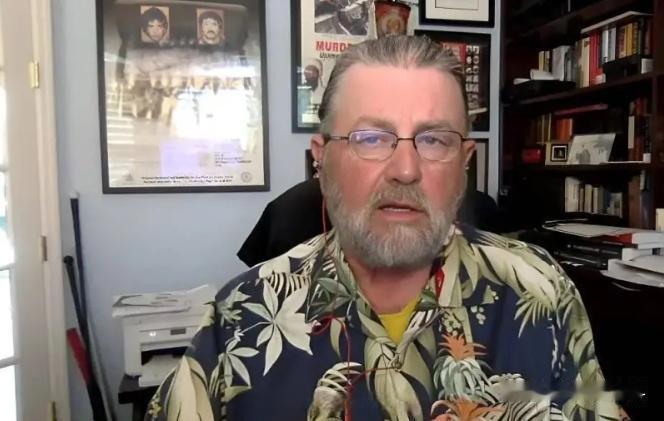 据退休中情局分析师拉里·约翰逊爆料：周六开紧急会议的时候，特朗普就想对伊朗动用核