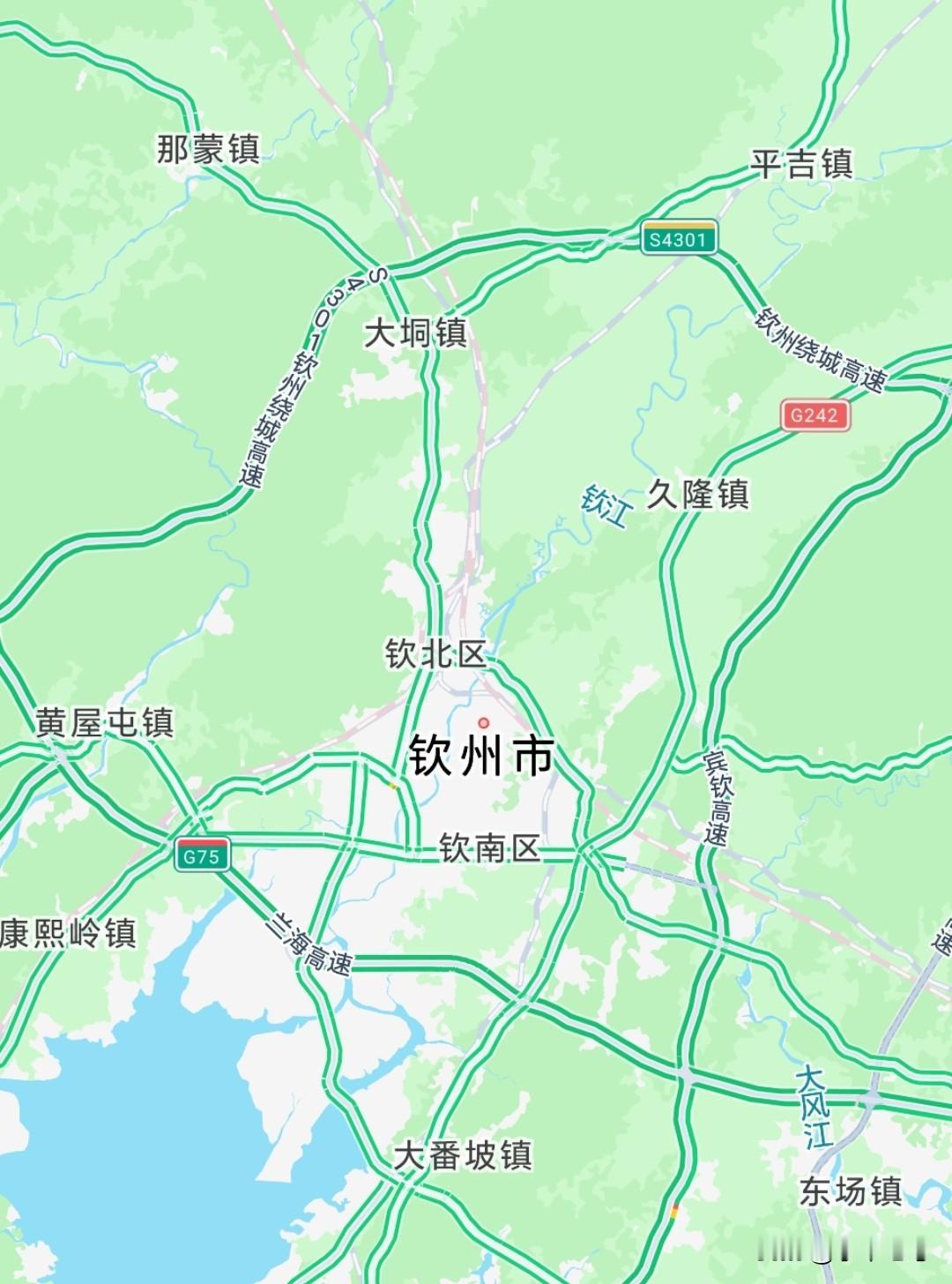 仔细一看地图，
广西大部分地市都是建成了绕城闭环高速，除了地理位置，地形特殊的城