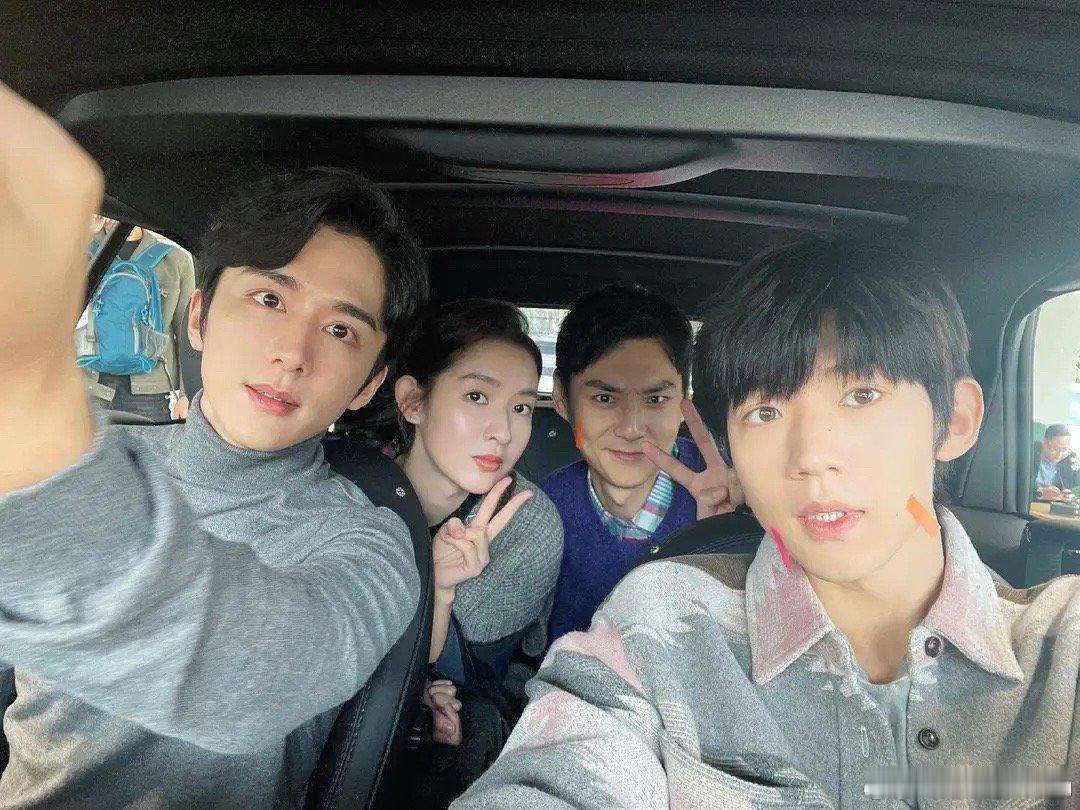 你们觉得吴俊霆艳压张新成了吗？ ​​​