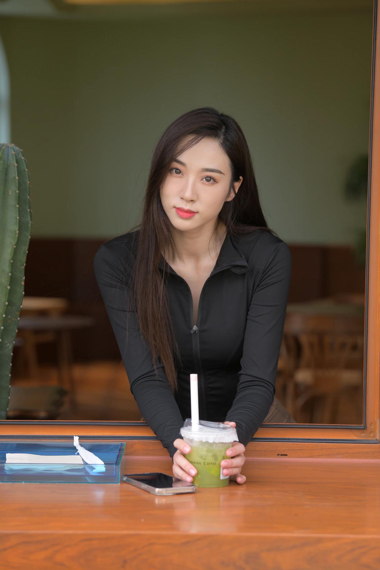 💬 有时候真的很喜欢这种 “不用费力” 的好看。