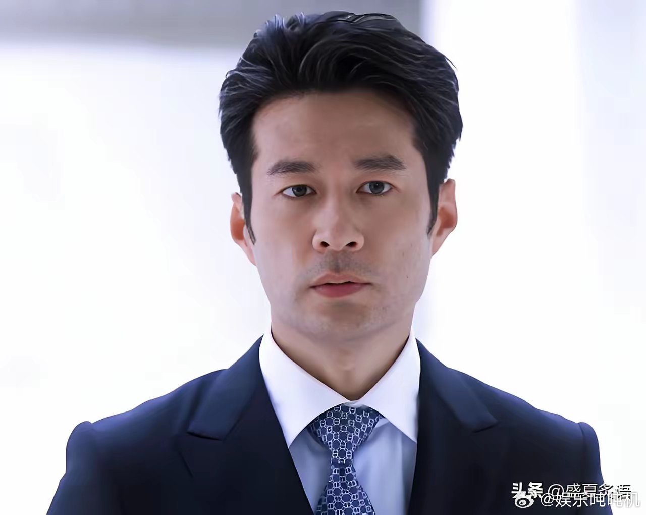 谭凯，高调发文！3月15日傍晚，54岁演员谭凯，突然在社交平台高调发文，字里行间