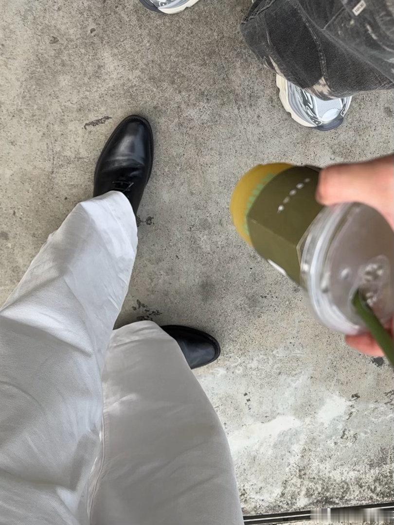 我们烟灰诶诶