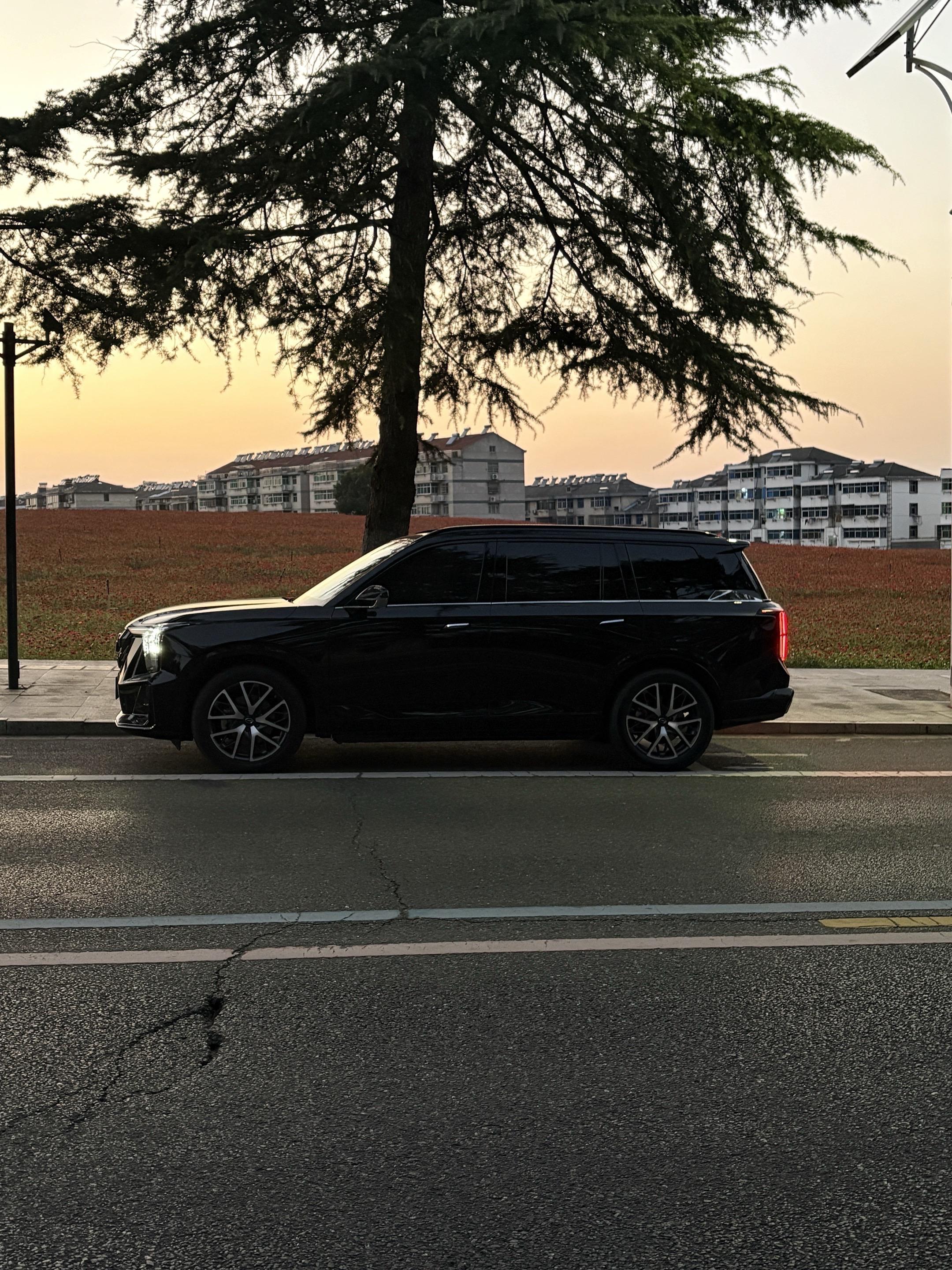 三年半啦，马上突破10万公里。还好没出现过什么问题