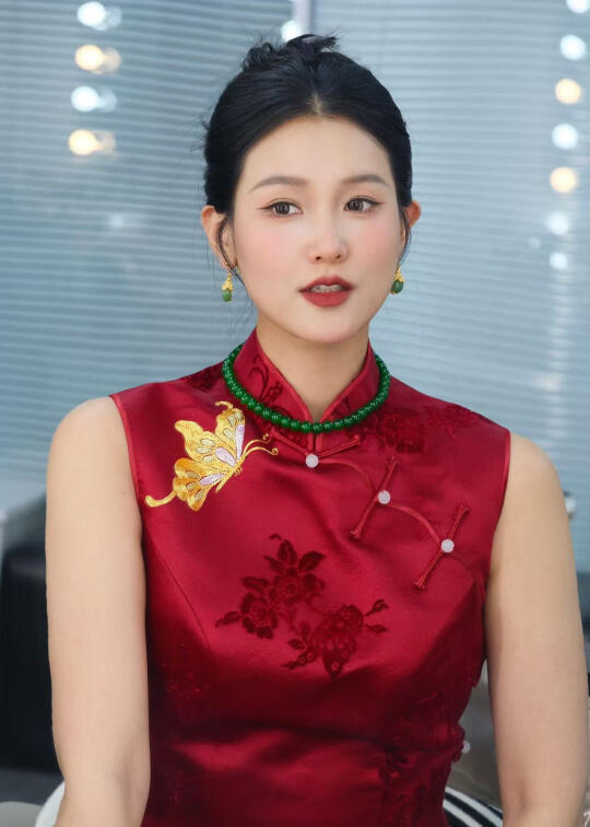 给自己做的敬酒服