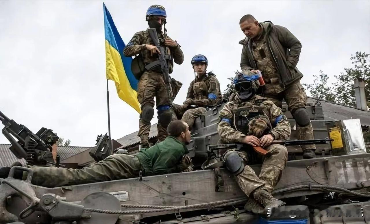 战争结束之后怎么办？乌克兰士兵已经给出了答案，头一件事就是把枪口对准国内的某些人