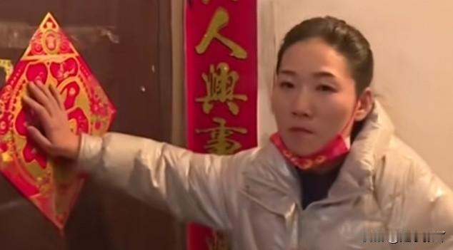 这谁敢接受？
一女子二婚后，悄悄拿家里钱在外租房养前夫的两个儿子，平常打牌三更半
