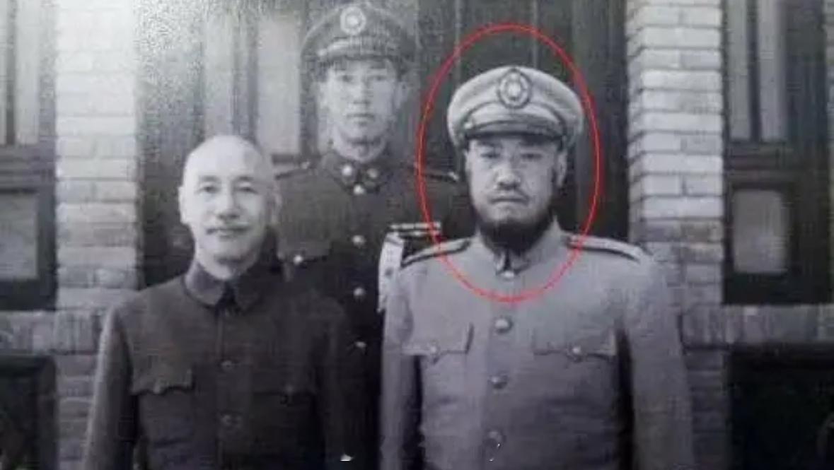 1961年，58岁的马步芳对18岁的五姨太马月兰说：“把你母亲和两个妹妹叫来伺候