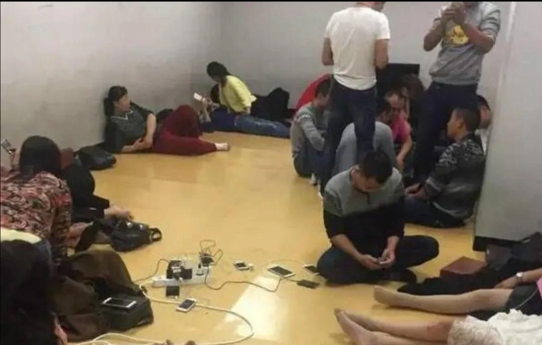 公开歧视中国游客！！差别真是太大了！
首批去泰国旅游的中国游客，被泰国副总理等人