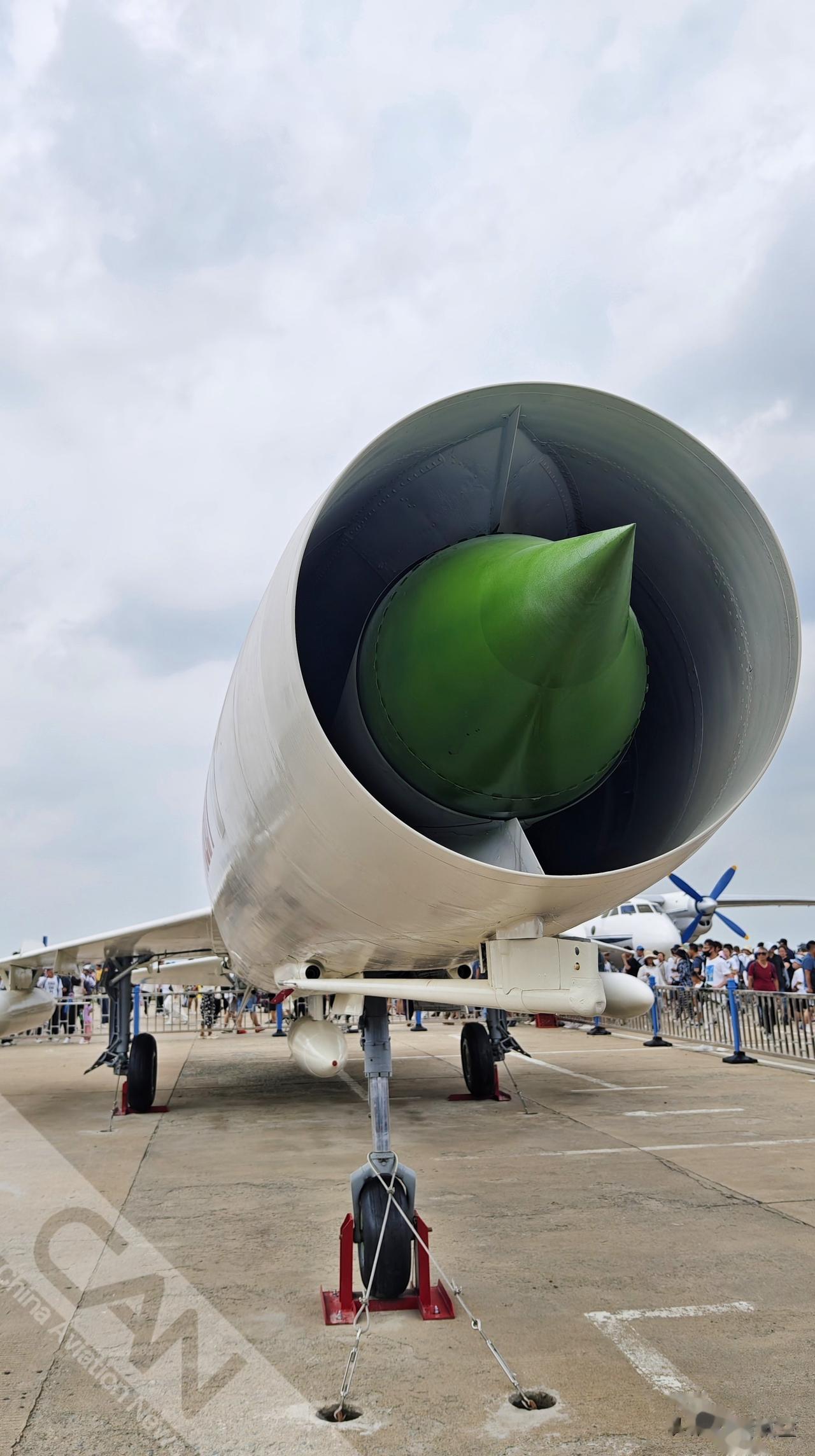 歼8亮相2023空军航空开放活动·长春航空展静展区，戳图看。