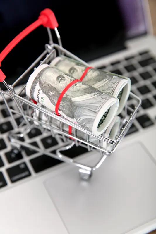 【你怎么看纽约联储报告，美国消费者和企业承担特朗普关税成本近九成】
      