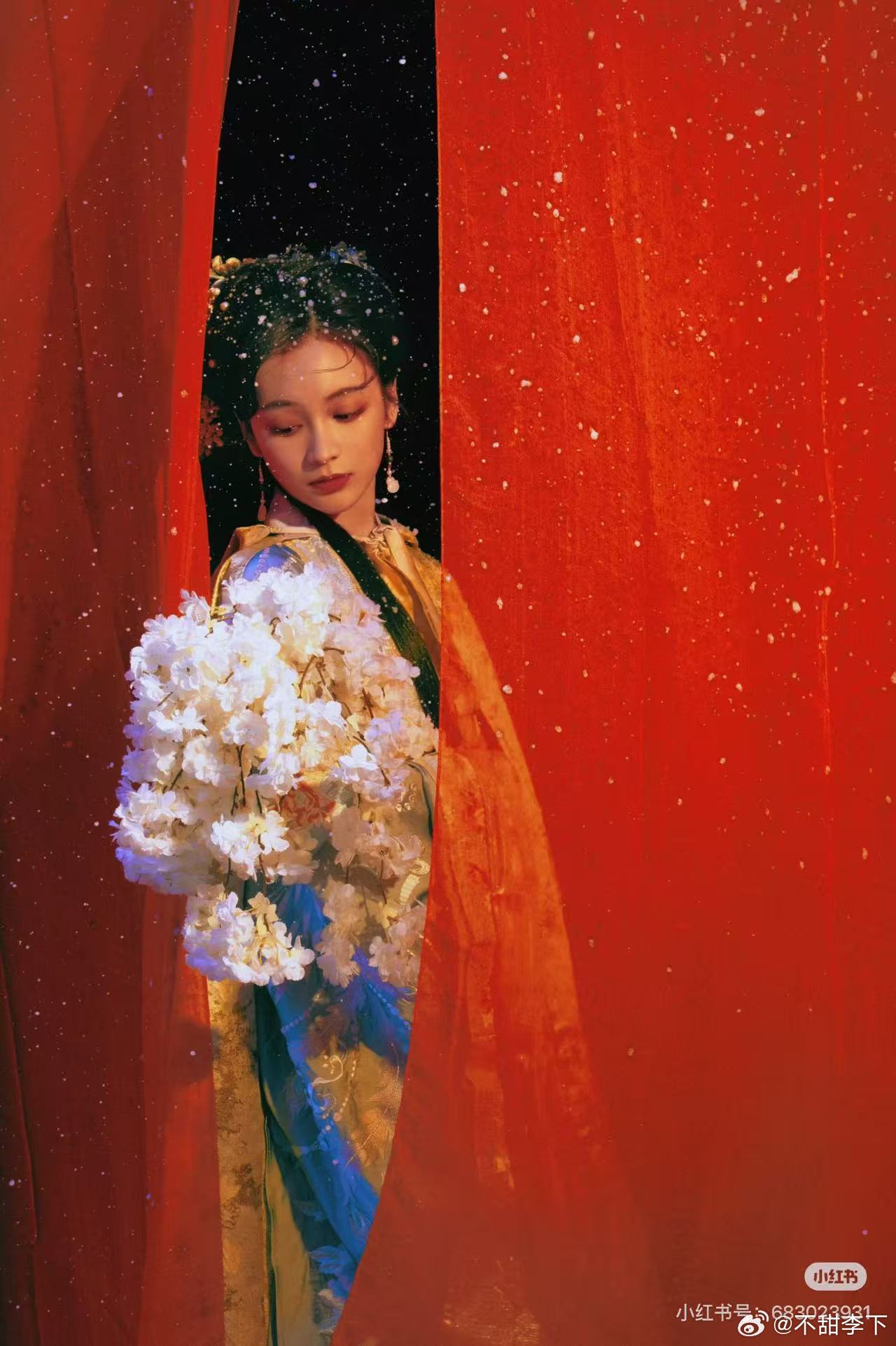 朱山尽现在拍图同质化太高了，几套图就像一个模板出来的，建议艺人找她商拍提前筛一下